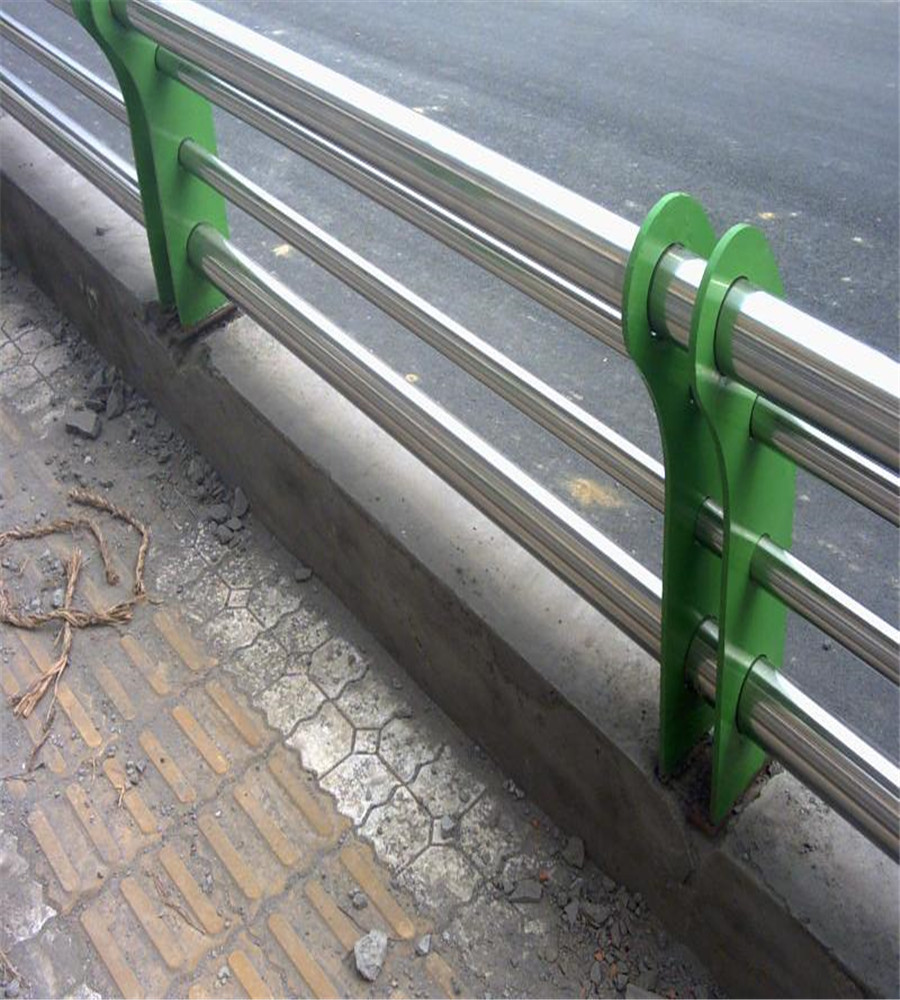不锈钢复合管道路护栏产品图片